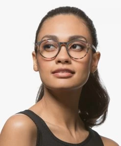 Izipizi Reading #D Leesbril - Tortoise 14 Izipizi Reading #D Leesbril - Tortoise -Boetiek Modewinkel 180424 izipizi d leesbril rond montuur tortoise 05