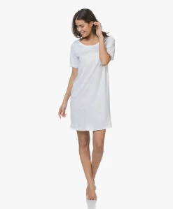 Hanro Cotton Deluxe Jersey Nachthemd - Wit 11 Hanro Cotton Deluxe Jersey Nachthemd - Wit -Boetiek Modewinkel 181220 HANRO Cotton Deluxe Jersey Nachthemd Wit 09