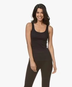 Hanro Cotton Seamless Tanktop - Zwart 22 Hanro Cotton Seamless Tanktop - Zwart -Boetiek Modewinkel 190404 Joseph Gabardine Stretch Legging Zwart 512