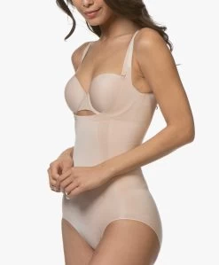 Spanx® Oncore Open-Bust Bodysuit - Soft Nude 13 Spanx® Oncore Open-Bust Bodysuit - Soft Nude -Boetiek Modewinkel 190404 SPANX OnCore Open Bust Bodysuit Soft Nude 25