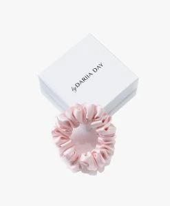 By Dariia Day Mulberry Zijden Scrunchie Small - Blush Pink