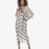 Su Paris Talia Voile Kaftan Met Jacquard Streepdessin - Zwart 1 Su Paris Talia Voile Kaftan Met Jacquard Streepdessin - Zwart -Boetiek Modewinkel 220414 15ec5811 e405 4903 a69f 94eb943a9ae7