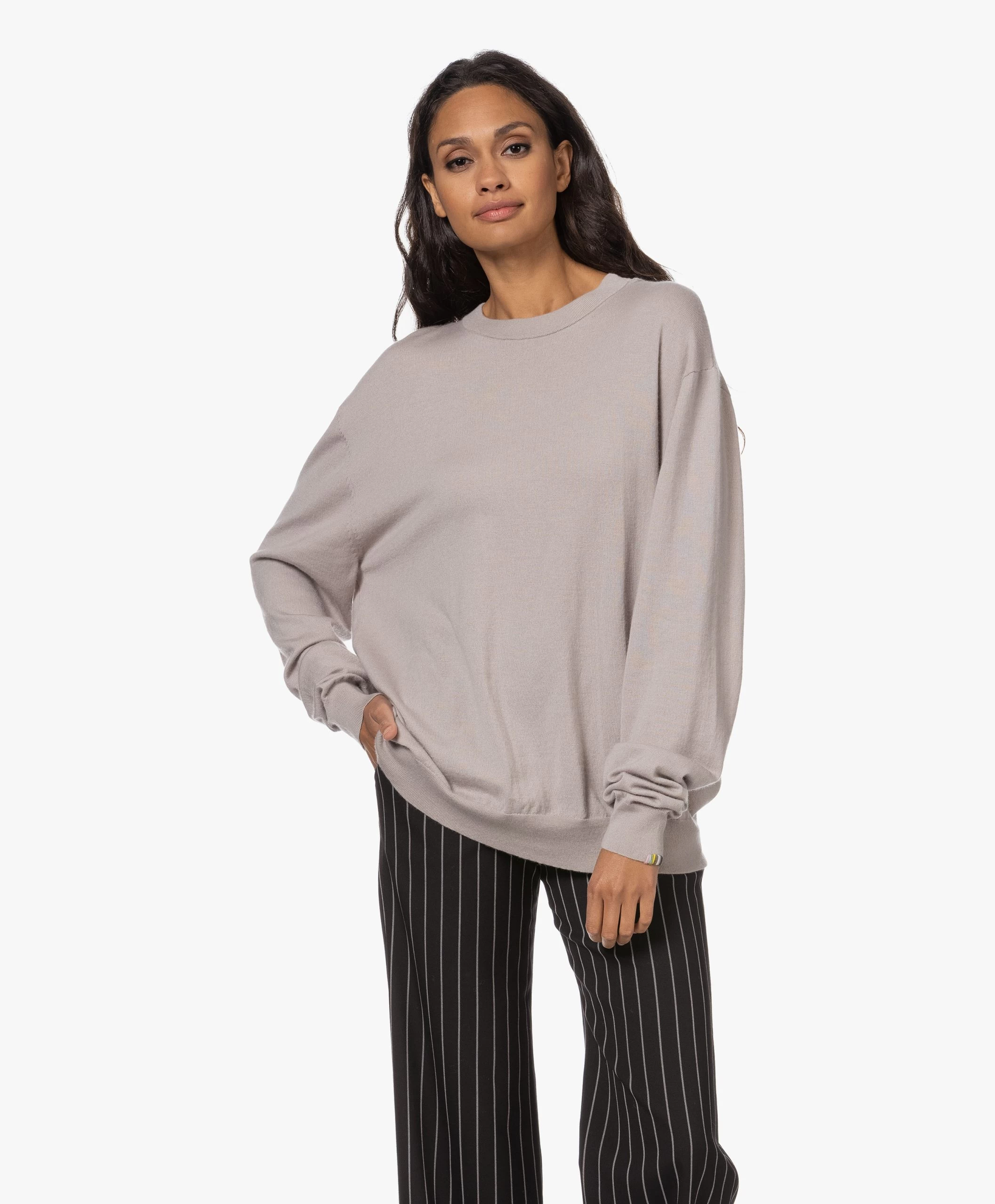 Extreme Cashmere N°233 Class Cashmeremix Trui - Pebble 3 Extreme Cashmere N°233 Class Cashmeremix Trui - Pebble