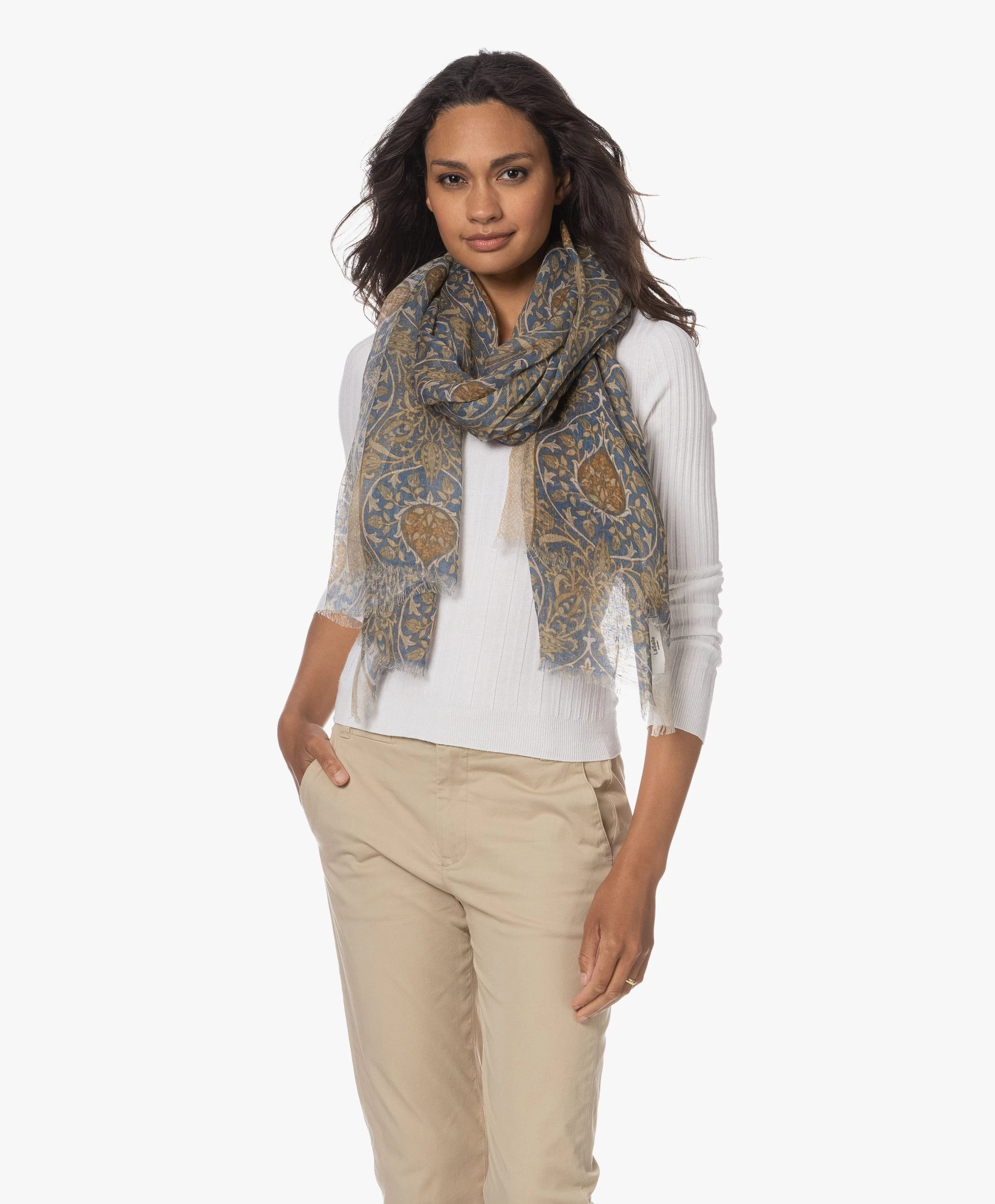 Lasalle Linnen Bloemenprint Sjaal - Navy 3 Lasalle Linnen Bloemenprint Sjaal - Navy