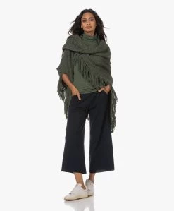 Manos Del Uruguay Merino Wolmix Poncho - Olijf