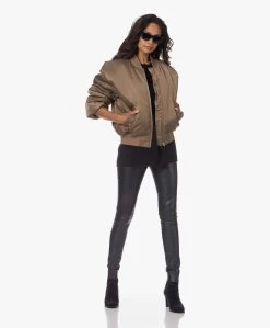 Panara Suède Enkellaars Met Hak - Donkerblauw 15 Panara Suède Enkellaars Met Hak - Donkerblauw -Boetiek Modewinkel 230718 318fadf7 2376 4d5b a640 11e48e9b5ade 1