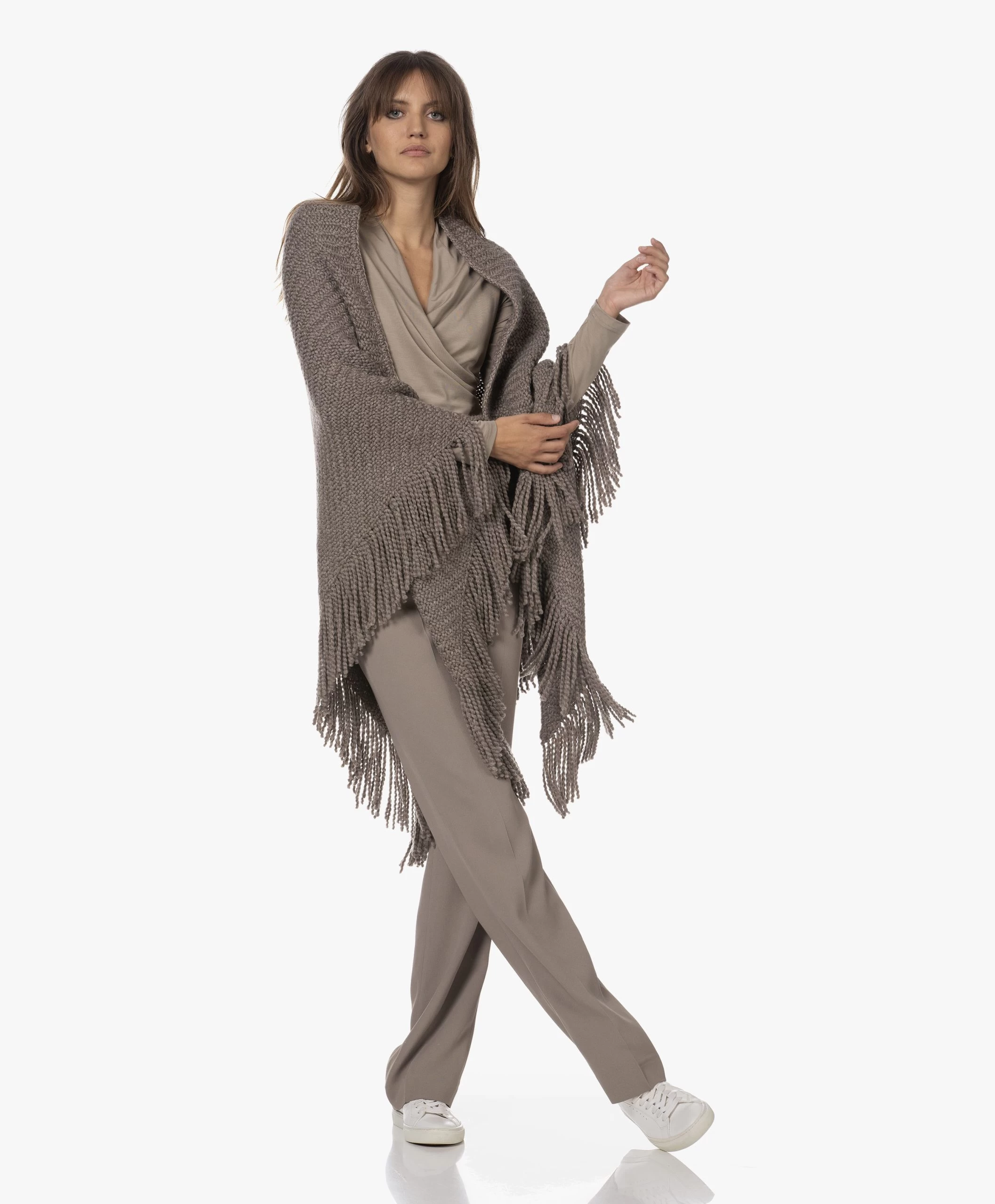 Manos Del Uruguay Merino Wolmix Poncho - Taupe 3 Manos Del Uruguay Merino Wolmix Poncho - Taupe