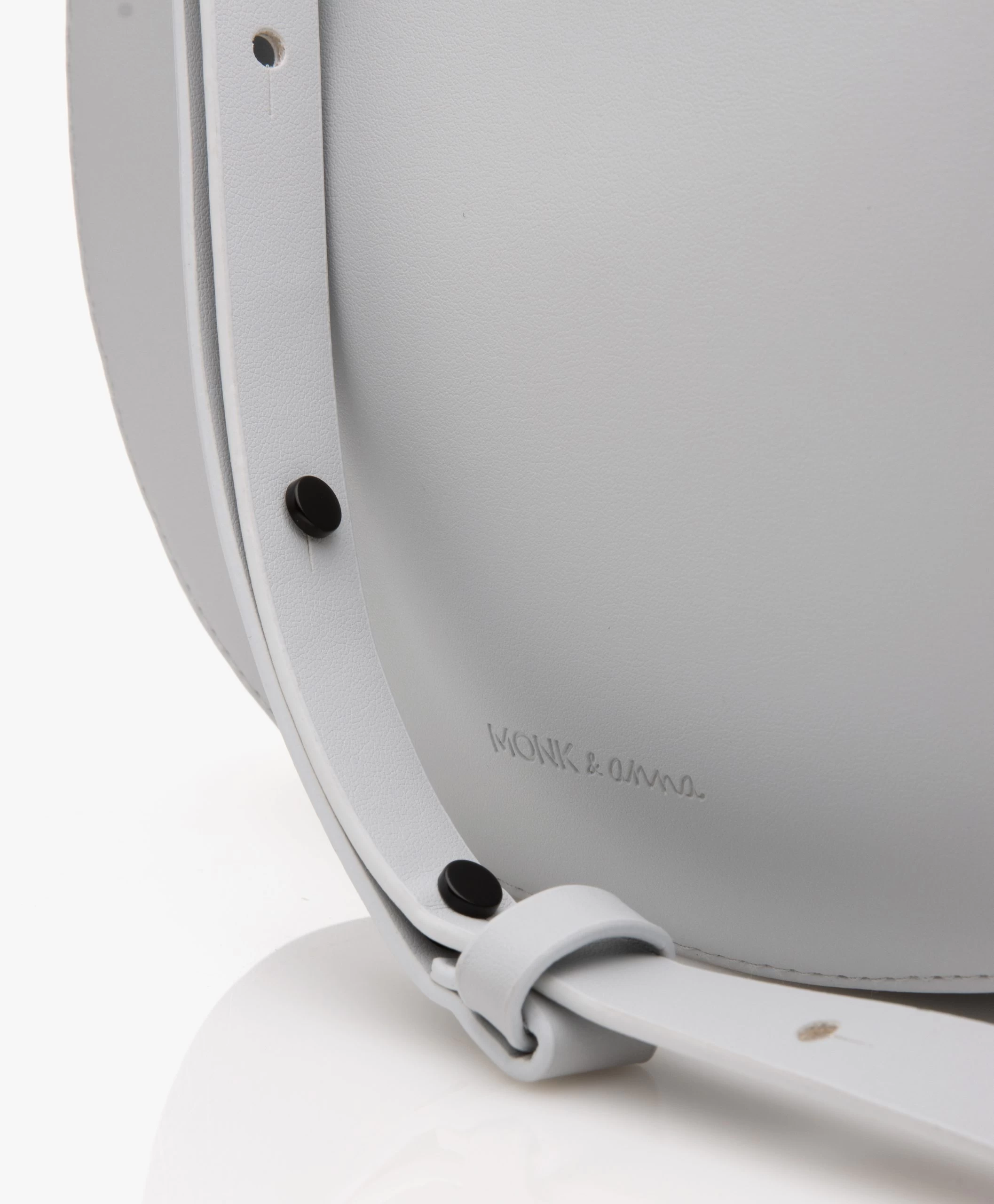 Monk & Anna Farou Half Moon Vegan Cross-Body Tas - Fog 5 Monk & Anna Farou Half Moon Vegan Cross-Body Tas - Fog - Afbeelding 3