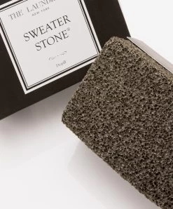 The Laundress Sweater Stone - Verwijdert Pilling 9 The Laundress Sweater Stone - Verwijdert Pilling -Boetiek Modewinkel 666.jpg The Laundress Sweater Stone Verwijdert Pilling 01