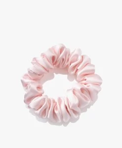 By Dariia Day Mulberry Zijden Scrunchie Small - Blush Pink -Boetiek Modewinkel 800bf4e5 3a11 4124 aeac 6e7f05820ad3