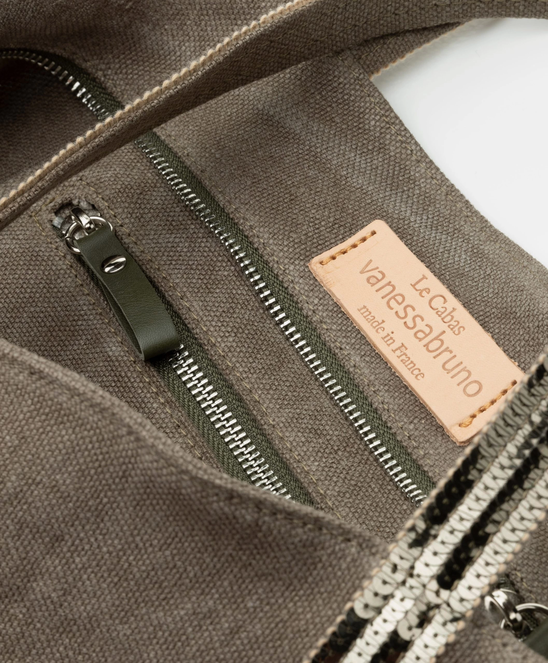 Vanessa Bruno Grote Linnen Shopper Met Rits - Kaki 4 Vanessa Bruno Grote Linnen Shopper Met Rits - Kaki - Afbeelding 2