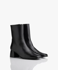 Filippa K Eileen Leren Laarzen - Zwart 15 Filippa K Eileen Leren Laarzen - Zwart -Boetiek Modewinkel Filippa K Eileen Leather Boot Black 03
