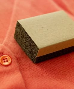 The Laundress Sweater Stone - Verwijdert Pilling 8 The Laundress Sweater Stone - Verwijdert Pilling -Boetiek Modewinkel Laundress Sweater Stone Remove Pilling new 02