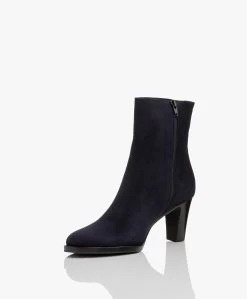 Panara Suède Enkellaars Met Hak - Donkerblauw 16 Panara Suède Enkellaars Met Hak - Donkerblauw -Boetiek Modewinkel Panara Sude Enkellaars met Hak Donkerblauw 2043