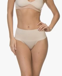 Spanx® Undie-Tectable String - Soft Nude 15 Spanx® Undie-Tectable String - Soft Nude -Boetiek Modewinkel SPANX Undie Tectable String Soft Nude 05