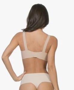 Spanx® Undie-Tectable String - Soft Nude 12 Spanx® Undie-Tectable String - Soft Nude -Boetiek Modewinkel SPANX Undie Tectable String Soft Nude 07