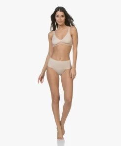 Spanx® Undie-Tectable String - Soft Nude 13 Spanx® Undie-Tectable String - Soft Nude -Boetiek Modewinkel SPANX Undie Tectable String Soft Nude 08