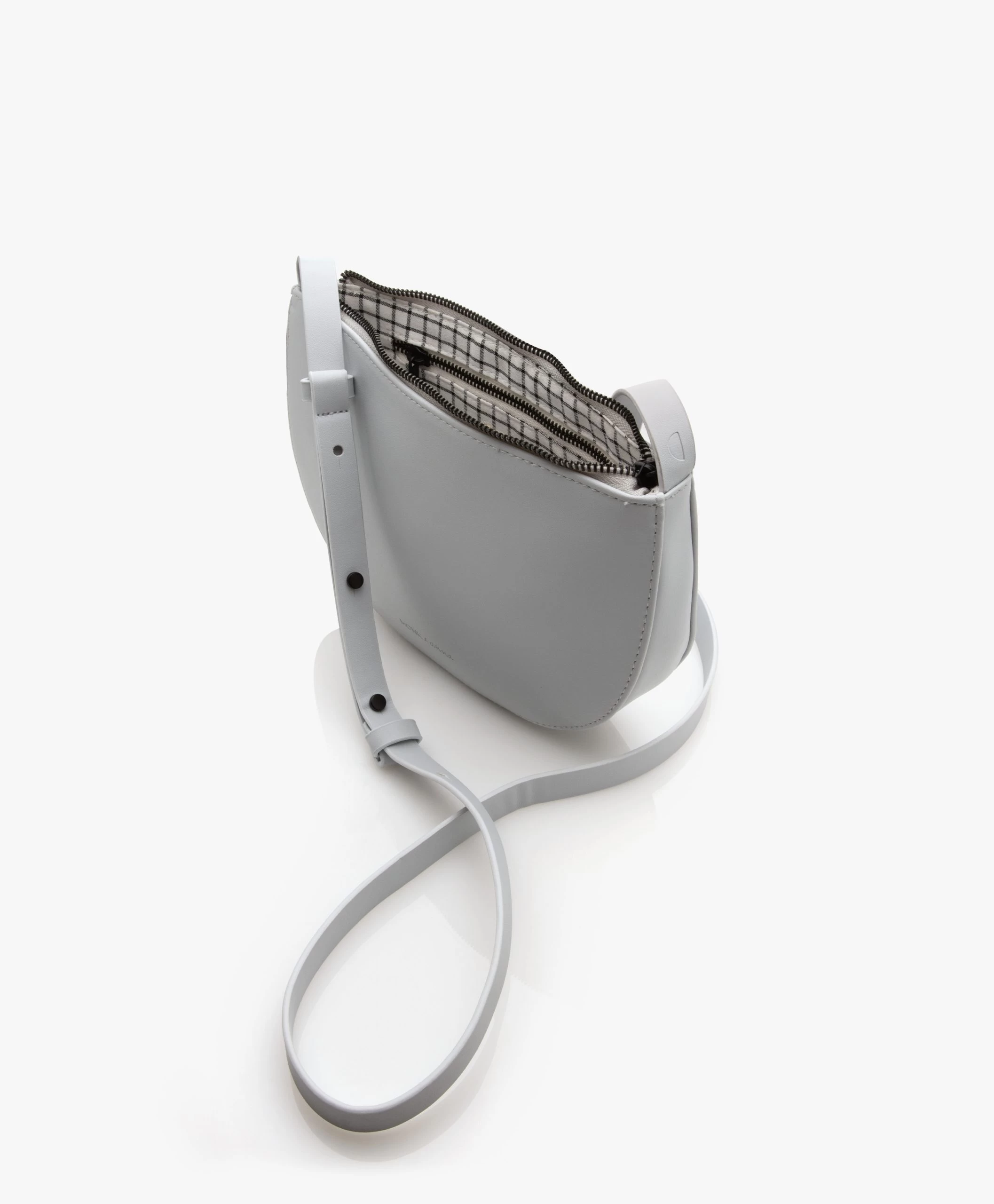 Monk & Anna Farou Half Moon Vegan Cross-Body Tas - Fog 6 Monk & Anna Farou Half Moon Vegan Cross-Body Tas - Fog - Afbeelding 4