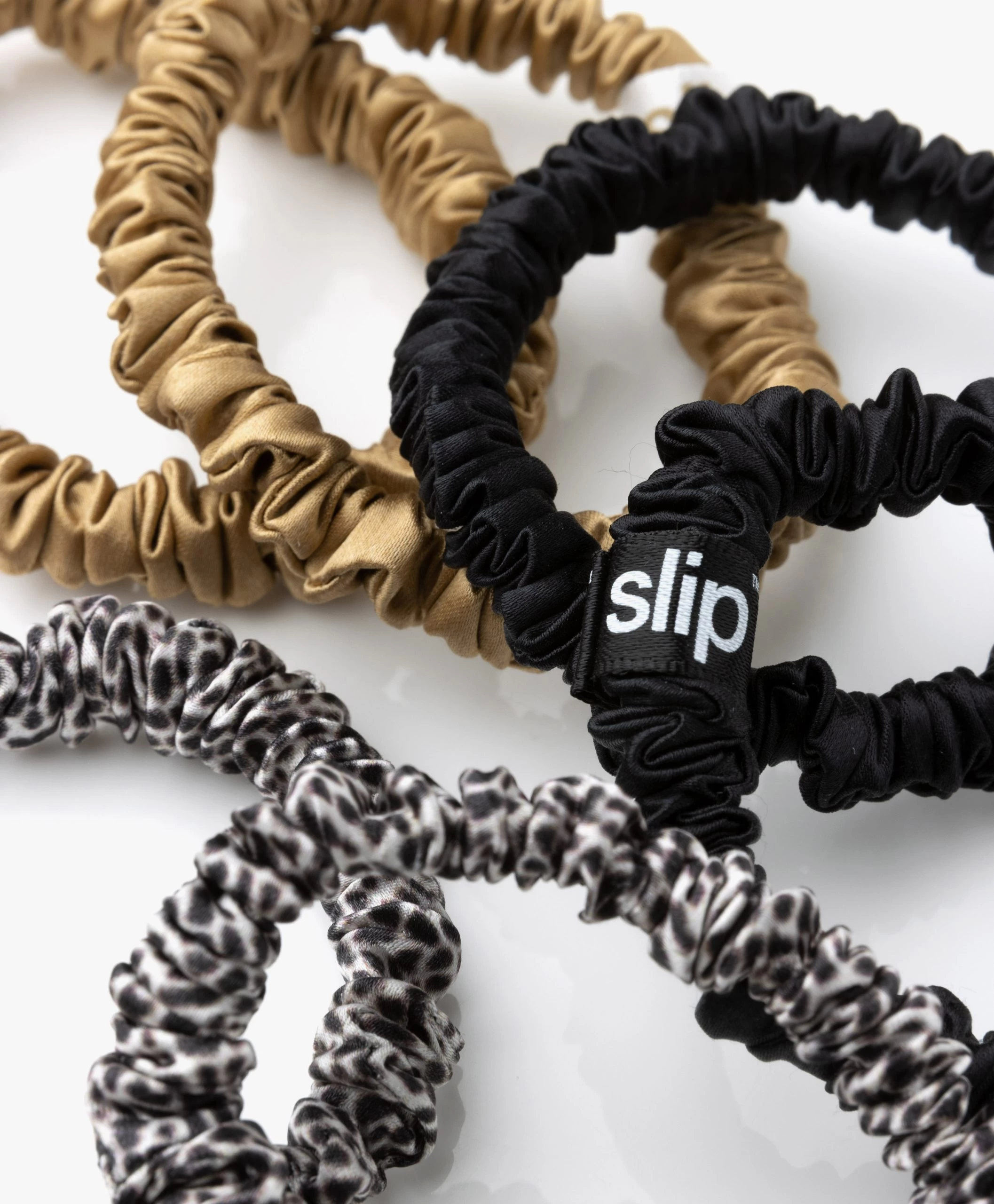 Slip™ 6-Pack Skinnies Zijden Scrunchies - Multi Leopard 4 Slip™ 6-Pack Skinnies Zijden Scrunchies - Multi Leopard - Afbeelding 2