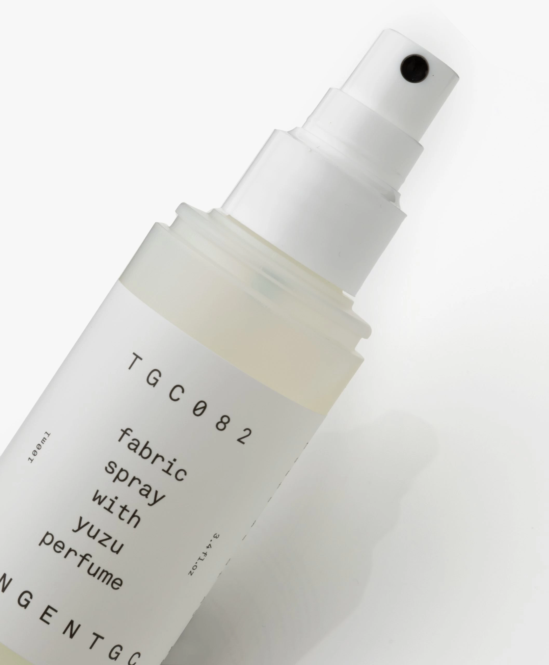 Tangent Gc Verfrissende Kledingspray - Yuzu 4 Tangent Gc Verfrissende Kledingspray - Yuzu - Afbeelding 2