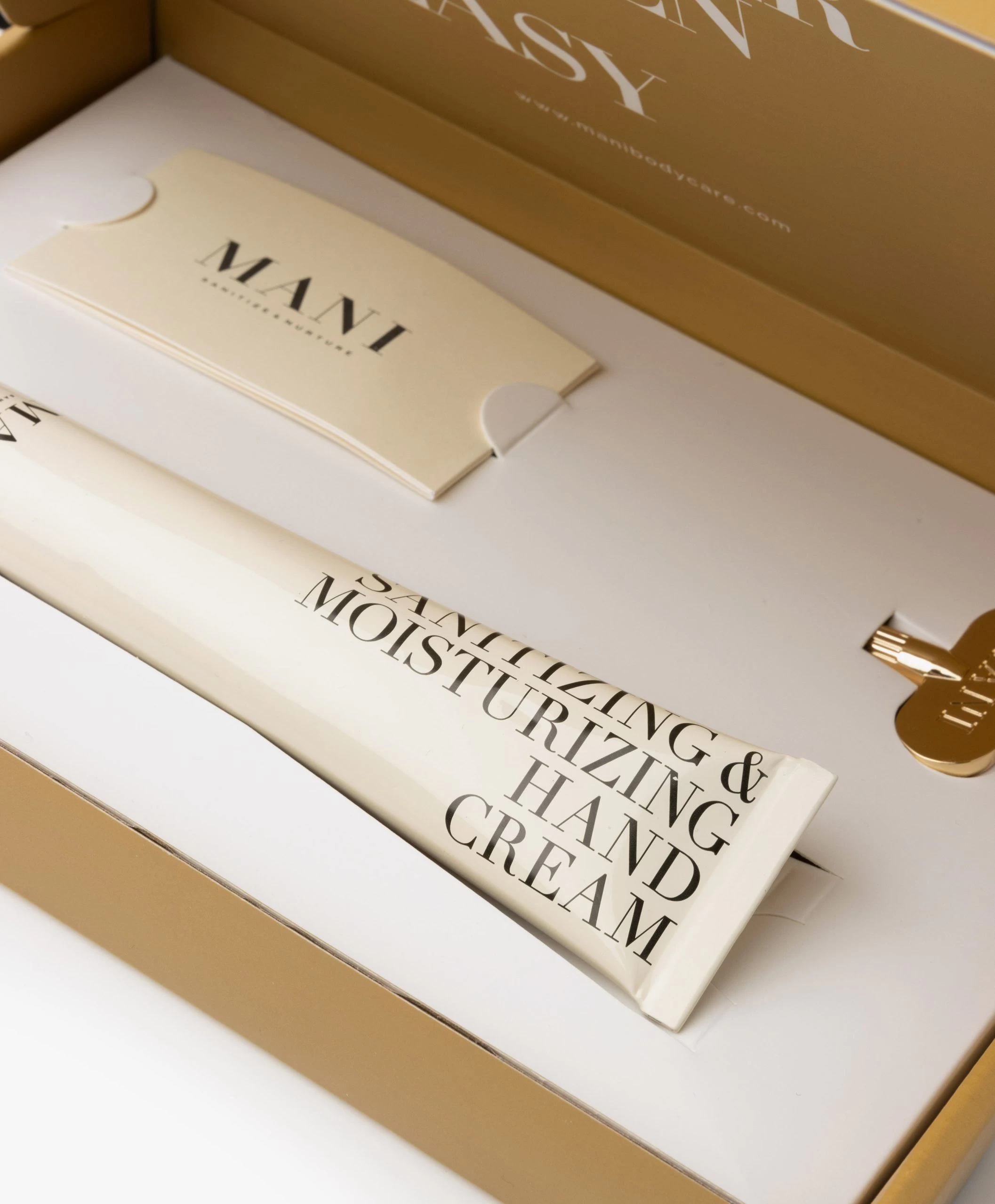 Mani Sanitizing & Moisturizing Handcrème Tube - 50 Ml 7 Mani Sanitizing & Moisturizing Handcrème Tube - 50 Ml - Afbeelding 5