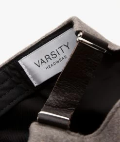 Varsity Headwear Cashmere Pet - Marble Beige -Boetiek Modewinkel c47db8a5 0a79 4465 9003 6f033555672d 54