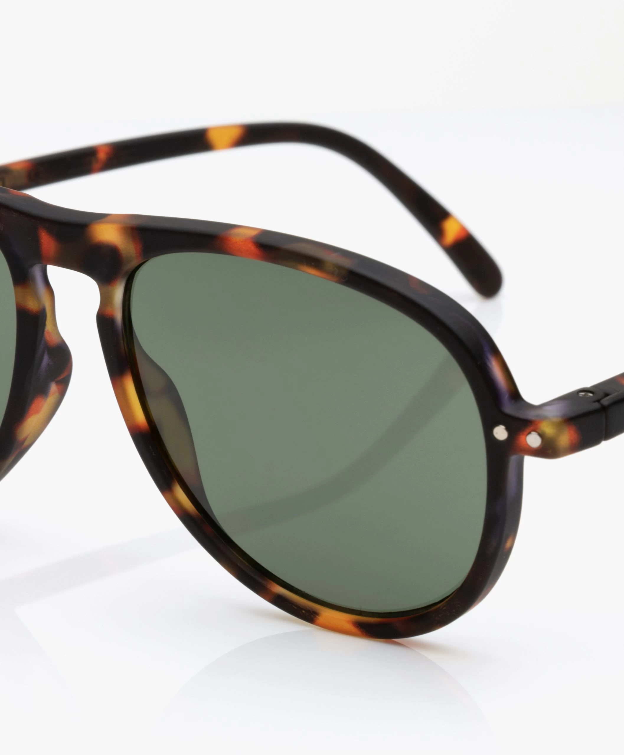 Izipizi Sun #I Zonnebril - Tortoise/Groene Glazen 5 Izipizi Sun #I Zonnebril - Tortoise/Groene Glazen - Afbeelding 3