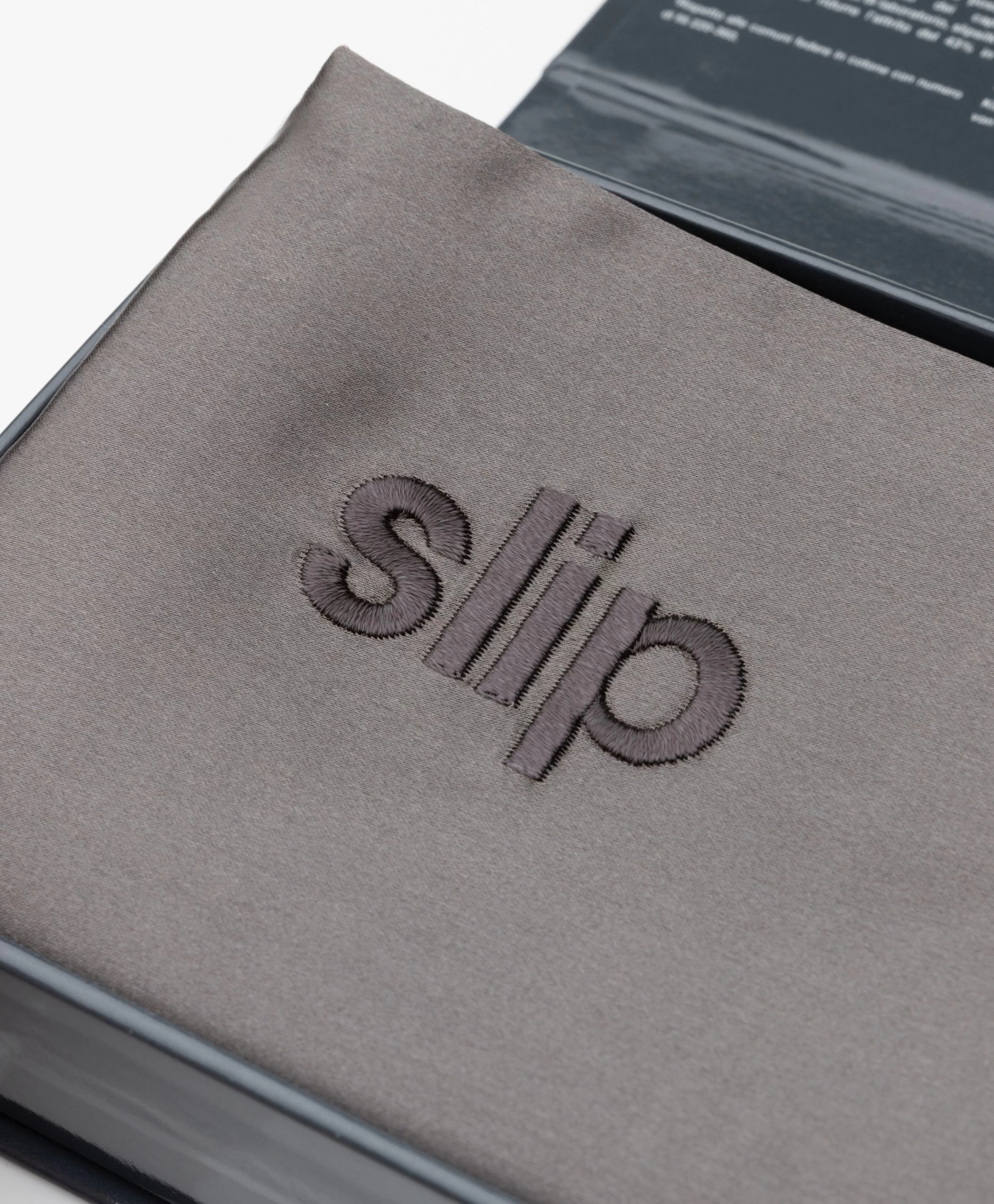 Slip™ Mulberry Zijden Kussensloop - Charcoal 6 Slip™ Mulberry Zijden Kussensloop - Charcoal - Afbeelding 4