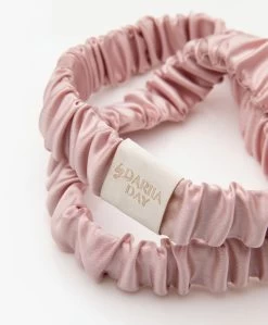 By Dariia Day Mulberry Zijden Haarband - Blush Pink -Boetiek Modewinkel f66ad0d5 783a 4651 9653 9bcb7327e2a1 04