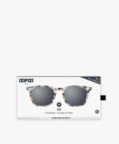 Izipizi Sun #E Zonnebril - Blauw Tortoise/Grijze Glazen 12 Izipizi Sun #E Zonnebril - Blauw Tortoise/Grijze Glazen -Boetiek Modewinkel izipizi sun letmesee e blue tortoise soft grey lenses 02