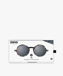 Izipizi Sun #G Zonnebril - Tortoise/Grijze Glazen 15 Izipizi Sun #G Zonnebril - Tortoise/Grijze Glazen -Boetiek Modewinkel izipizi sun letmesee g tortoise soft grey lenses 02